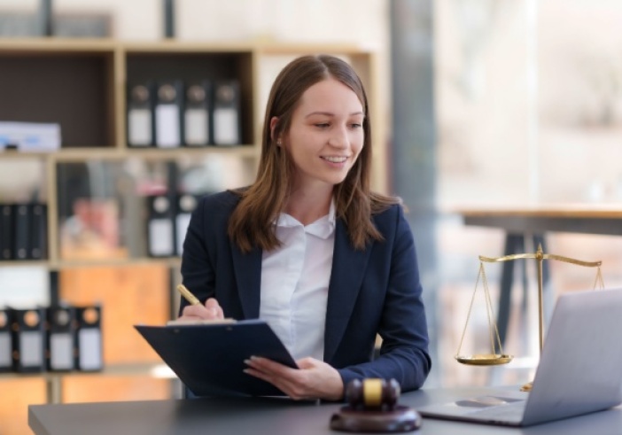 Illustration article : Avocat : une collaboration libérale qui tourne court…