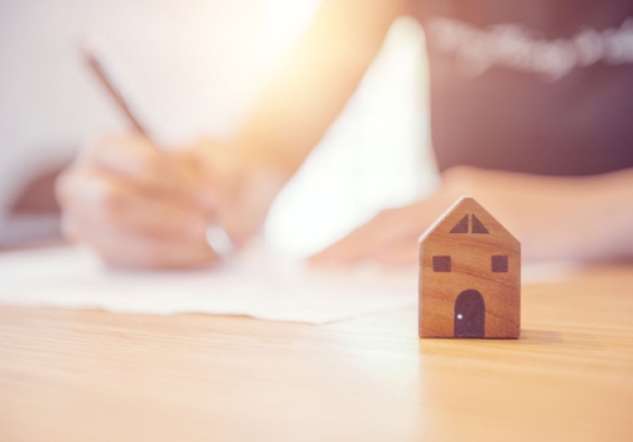 Illustration article : Notice d’information des contrats de location : faites la mise à jour !
