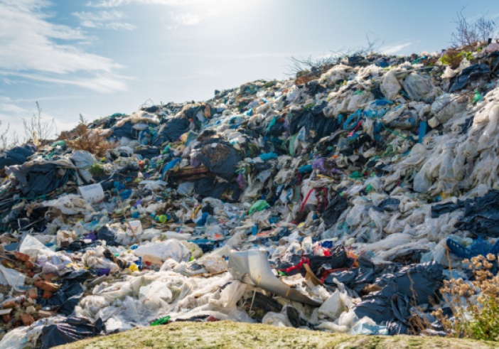 Illustration article : Collecteur de déchets et centre de tri défaillant = tout à jeter ?