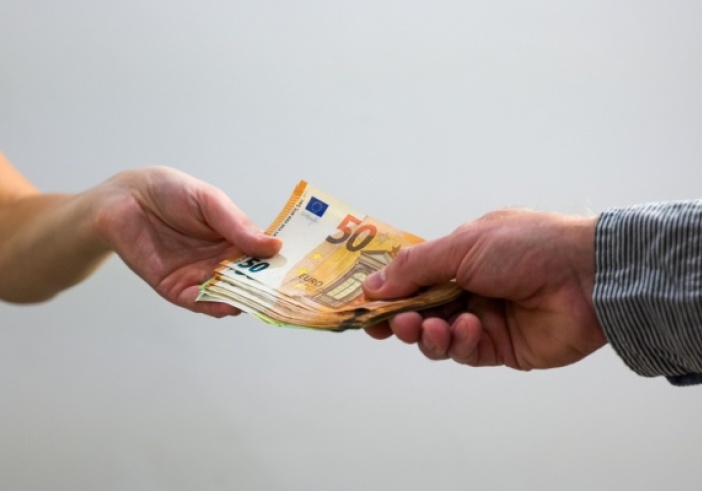 Illustration article : Réduction d’impôt pour don : attention à la contrepartie