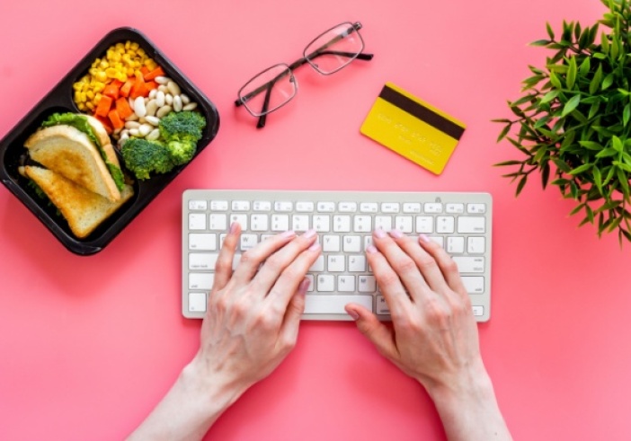 Illustration article : Titres-restaurant et télétravail : le juge tranche enfin !