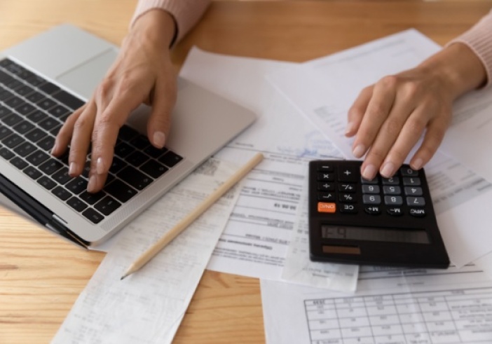 Illustration article : Congés payés et arrêt maladie : un avis (attendu) du Conseil d’État