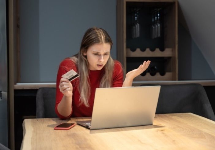 Illustration de l'article : C’est l’histoire d’un client qui réclame le remboursement d’un virement à sa banque…