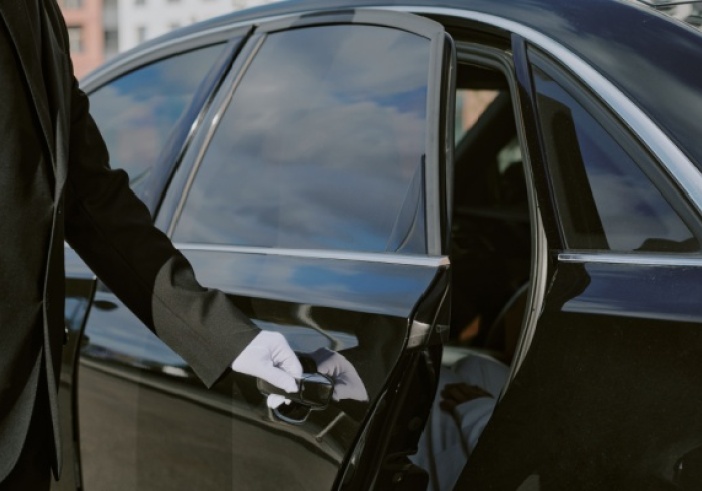 Illustration de l'article : Mise à disposition de véhicules avec chauffeur : TVA à taux réduit ?