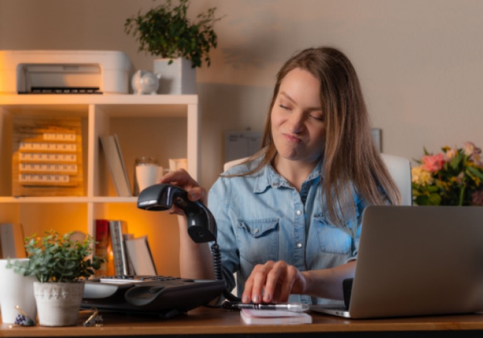Illustration article : De quel délai dispose un opérateur de téléphonie pour demander le paiement d'une indemnité de résiliation ?