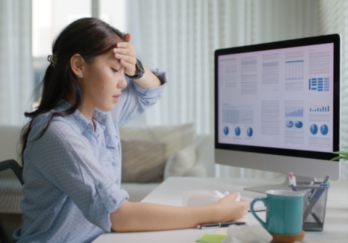 Illustration de l'article : C’est l’histoire d’un employeur qui surprend un salarié malade en train de travailler pour une autre entreprise…