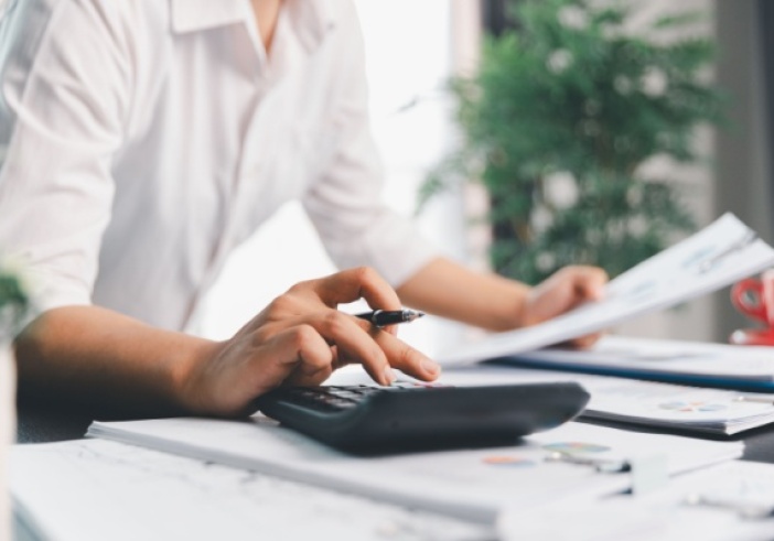 Illustration de l'article : C’est l’histoire d’une société qui a changé de cap et ne peut plus regarder en arrière…