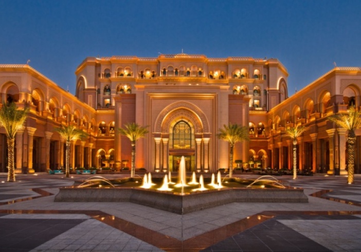 Illustration de l'article : Palaces : un report de plus…