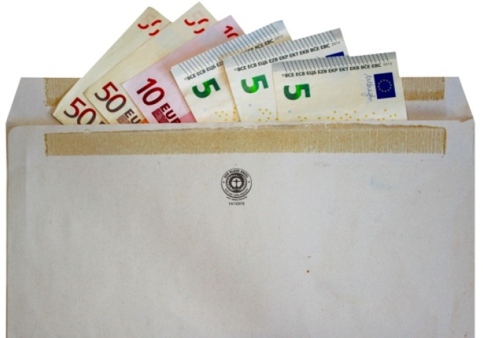 Illustration de l'article : Vendre des parts de société : un coût fiscal de 125 € ?