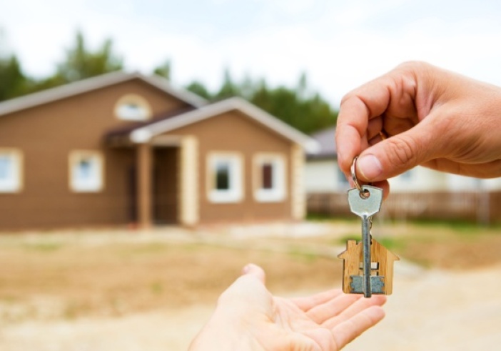 Illustration de l'article : C’est l’histoire d’un couple qui réalise un peu tard qu’il vend trop cher sa résidence principale…