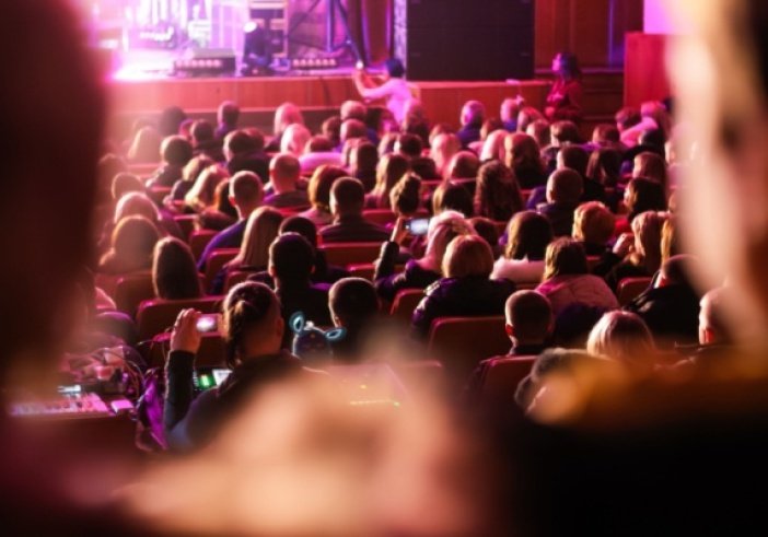 Illustration de l'article : Salle de spectacle : un usage des lasers sous contrôle