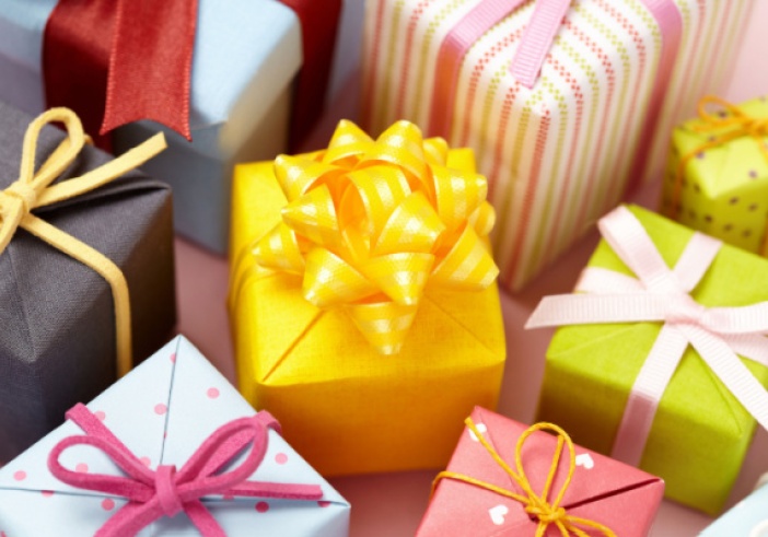 Illustration de l'article : Donation, présent d’usage : quelle différence ?