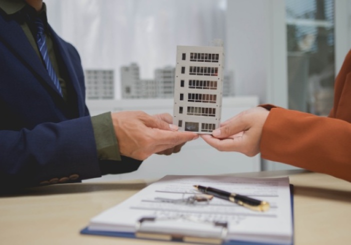 Illustration de l'article : Acquisition temporaire de biens en copropriété à rénover : quelle revente possible ?