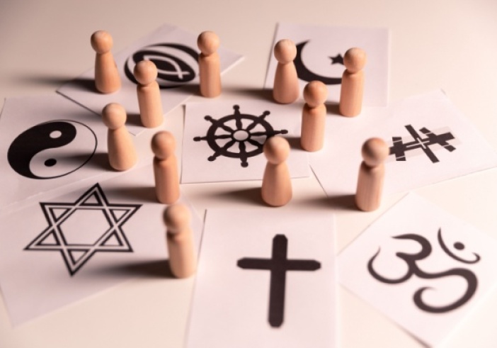 Illustration de l'article : Faits religieux dans l’entreprise : des guides pratiques disponibles !