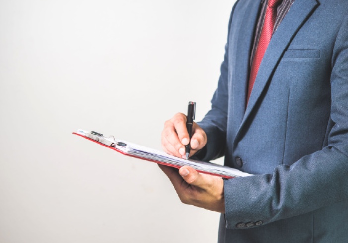 Illustration article : Loi « « immigration » : et du côté des sanctions ?