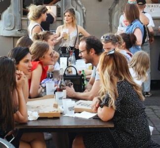 Illustration article : Télétravail et titres-restaurant : la Cour de cassation confirme l’égalité de traitement