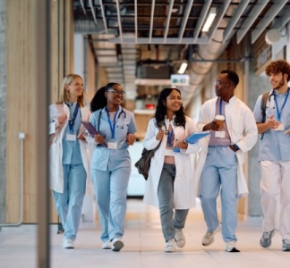 Illustration article : Médecins : comment obtenir un droit d’exercice complémentaire ?
