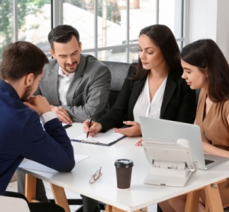 Illustration article : Membres des commissions paritaires nationales : salariés protégés ?