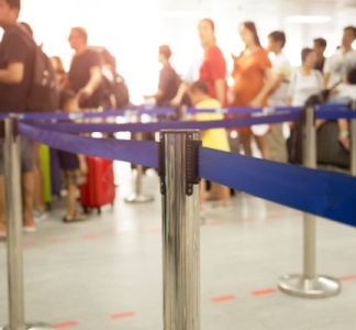 Illustration article : Reconnaissance faciale dans les aéroports : encore un stockage de données ?