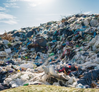 Illustration article : Collecteur de déchets et centre de tri défaillant = tout à jeter ?