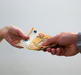 Illustration article : Réduction d’impôt pour don : attention à la contrepartie