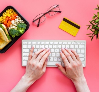 Illustration article : Titres-restaurant et télétravail : le juge tranche enfin !