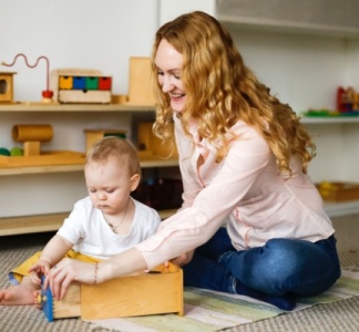 Illustration article : Assistantes maternelles : un nouvel agrément, sous conditions ?