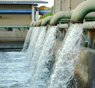 Illustration article : Industrie : des limitations pour le puisage d’eau potable