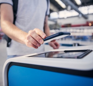 Illustration article : Nouvelle borne dans un aéroport : innovation ou compilation des connaissances ?