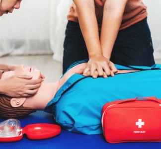 Illustration article : Premiers secours : un cadre pour l’apprentissage