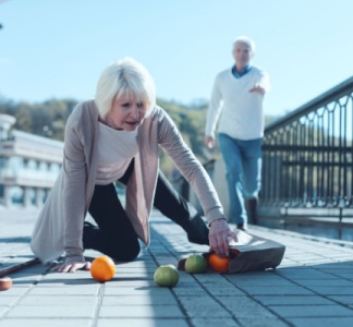 Illustration article : Professionnels de santé : un guide sur la prévention des chutes des seniors