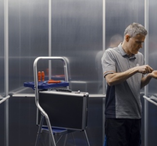 Illustration article : Contrôle et sécurité des ascenseurs : du nouveau pour les systèmes d’alerte