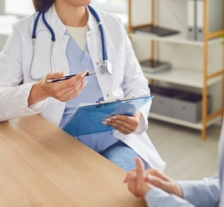 Illustration article : Santé au travail : du nouveau du côté du suivi médical renforcé 