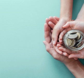 Illustration article : Donner à ses enfants et profiter d’avantages fiscaux : on en sait plus !