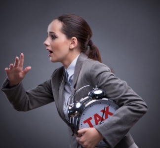 Illustration article : Déposer en retard sa déclaration de revenus : un risque mini ou maxi ?