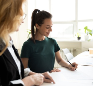 Illustration article : Focus sur le Contrat d’Engagement Jeune