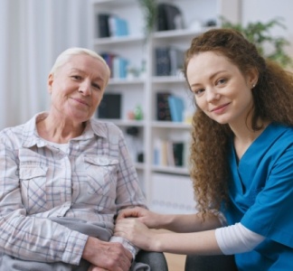 Illustration article : Entretien des logements des personnes dépendantes : quel taux de TVA ?