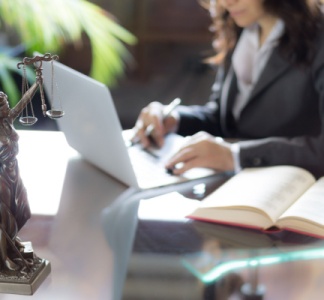 Illustration article : Licenciement pour faute : quand le temps s’arrête !