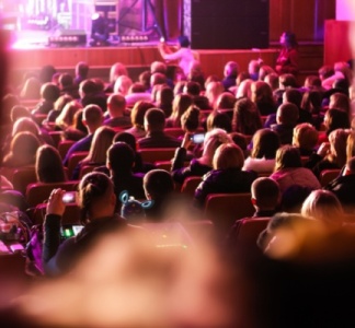 Illustration article : Salle de spectacle : un usage des lasers sous contrôle