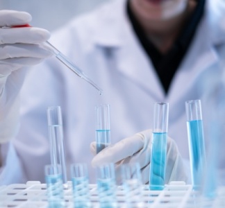 Illustration article : Santé au travail : on en sait plus sur l’analyse des substances dangereuses !