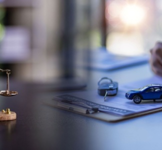 Illustration article : C’est l’histoire d’une société qui préfère régler ses problèmes à la maison…