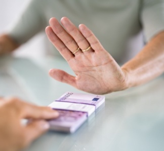 Illustration article : Vente de titres de société : renoncer à une partie du prix de vente et diminuer l’impôt dû ?