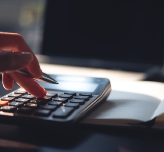 Illustration article : Réforme de la franchise en base de TVA : suspension et interrogations…