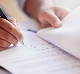 Illustration article : C’est l’histoire d’un employeur à qui l’on reproche de respecter un contrat de travail…