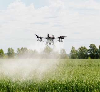 Illustration article : Secteur agricole : l’utilisation de drones autorisée pour l’épandage ?