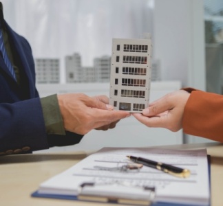 Illustration article : Acquisition temporaire de biens en copropriété à rénover : quelle revente possible ?