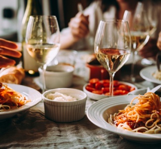 Illustration article : 2023 : du nouveau pour les hôteliers et restaurateurs…