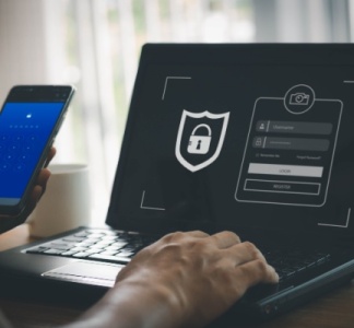 Illustration article : Escroquerie bancaire : quand la négligence coûte cher…