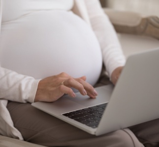 Illustration article : Contrat de sécurisation professionnelle : et s’il est accepté par une salariée enceinte ?